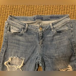 Guess skinny jeans. Destroyed look. Size 29.